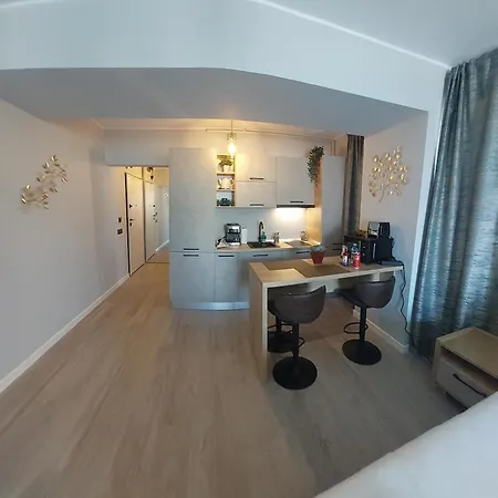 Apartamento By Zora Năvodari